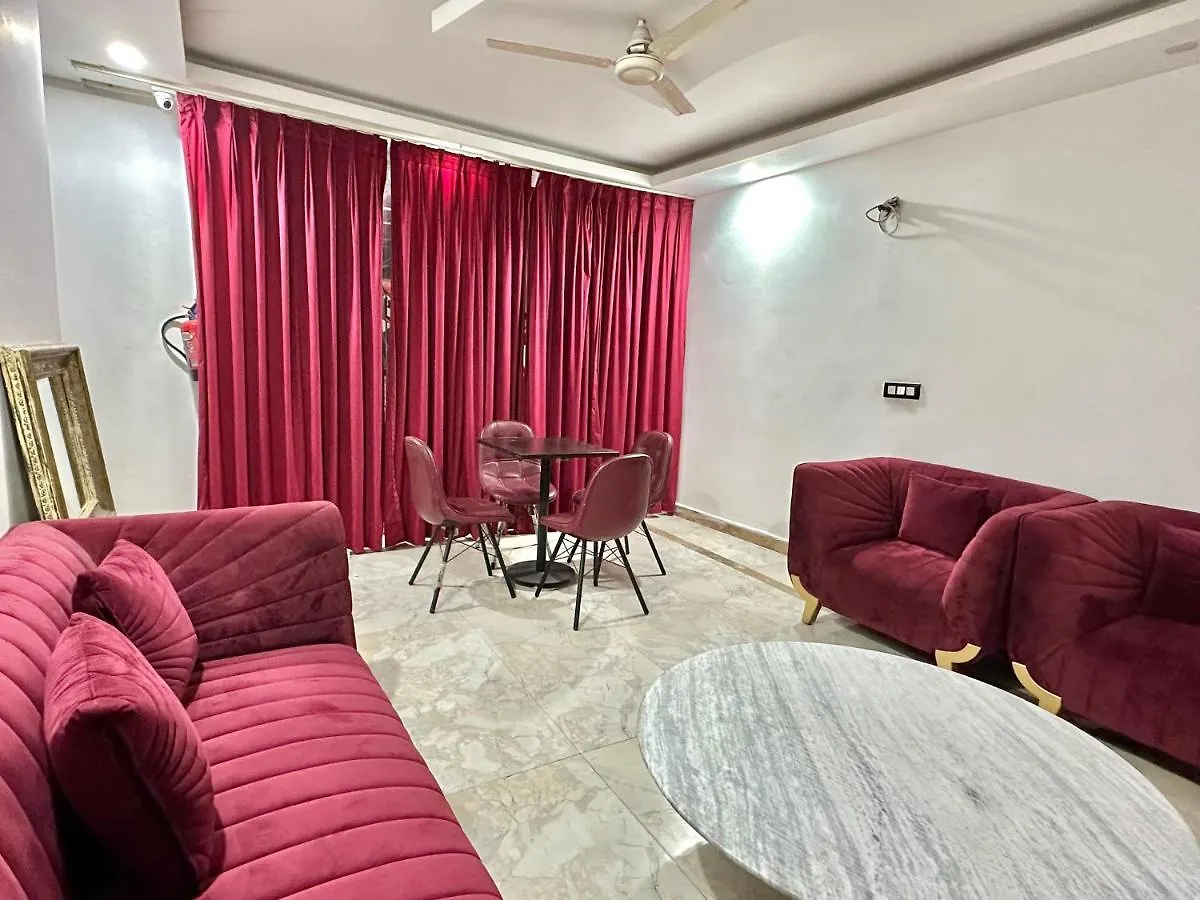 Private Floor With Hall And 5 Rooms For Parties Gurgáon Apartmán