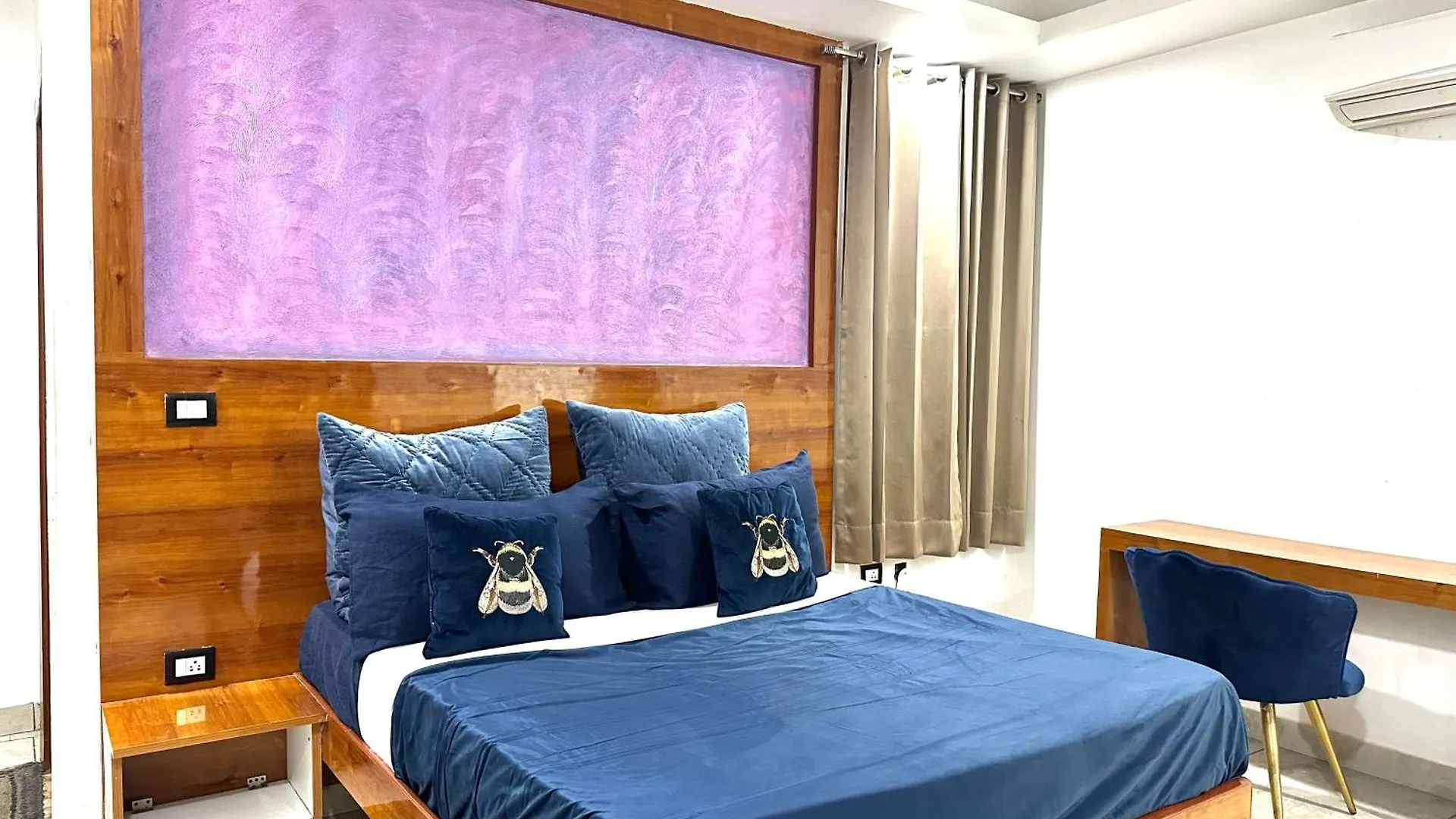 Private Floor With Hall And 5 Rooms For Parties Gurgáon Indie